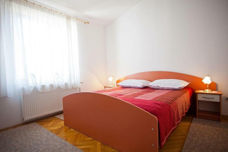 The Ana Apartments Komiža Esterno foto